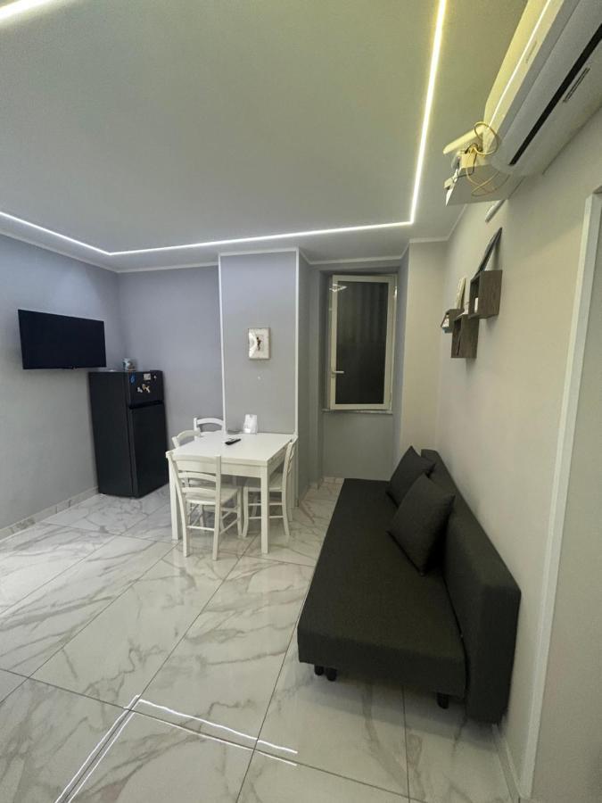 Casa Vacanze Qs 10 Apartment Napoli Exterior foto