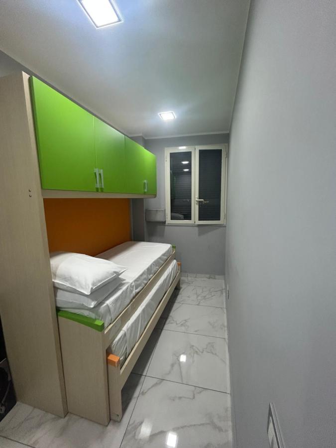Casa Vacanze Qs 10 Apartment Napoli Exterior foto